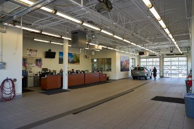 AutoNation Subaru West dealership image 1