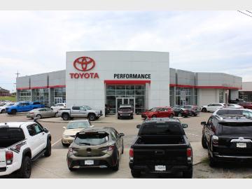 Performance Toyota Dealership in Fairfield, OH - CARFAX