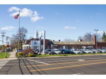 Curran Volkswagen dealership image 1