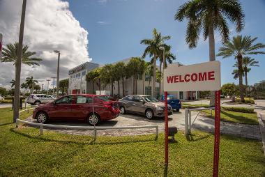 AutoNation Nissan Kendall Dealership in Village Of Palmetto Bay, FL