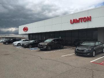 Lawton Kia dealership image 1