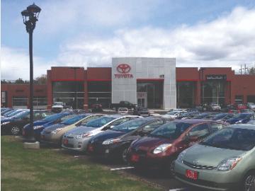 Lee Toyota Dealership in Topsham, ME | CARFAX